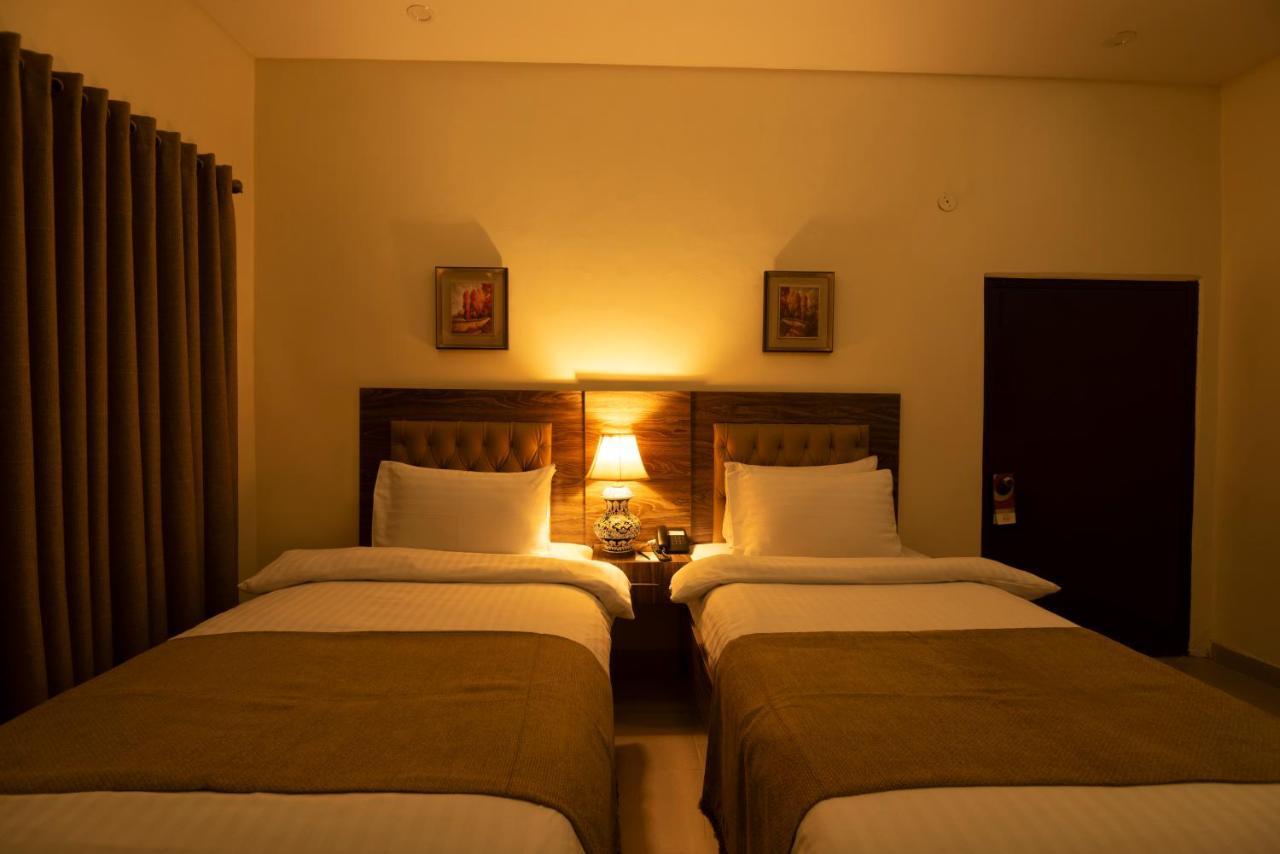 Hotel One Lalazar Multan Eksteriør bilde