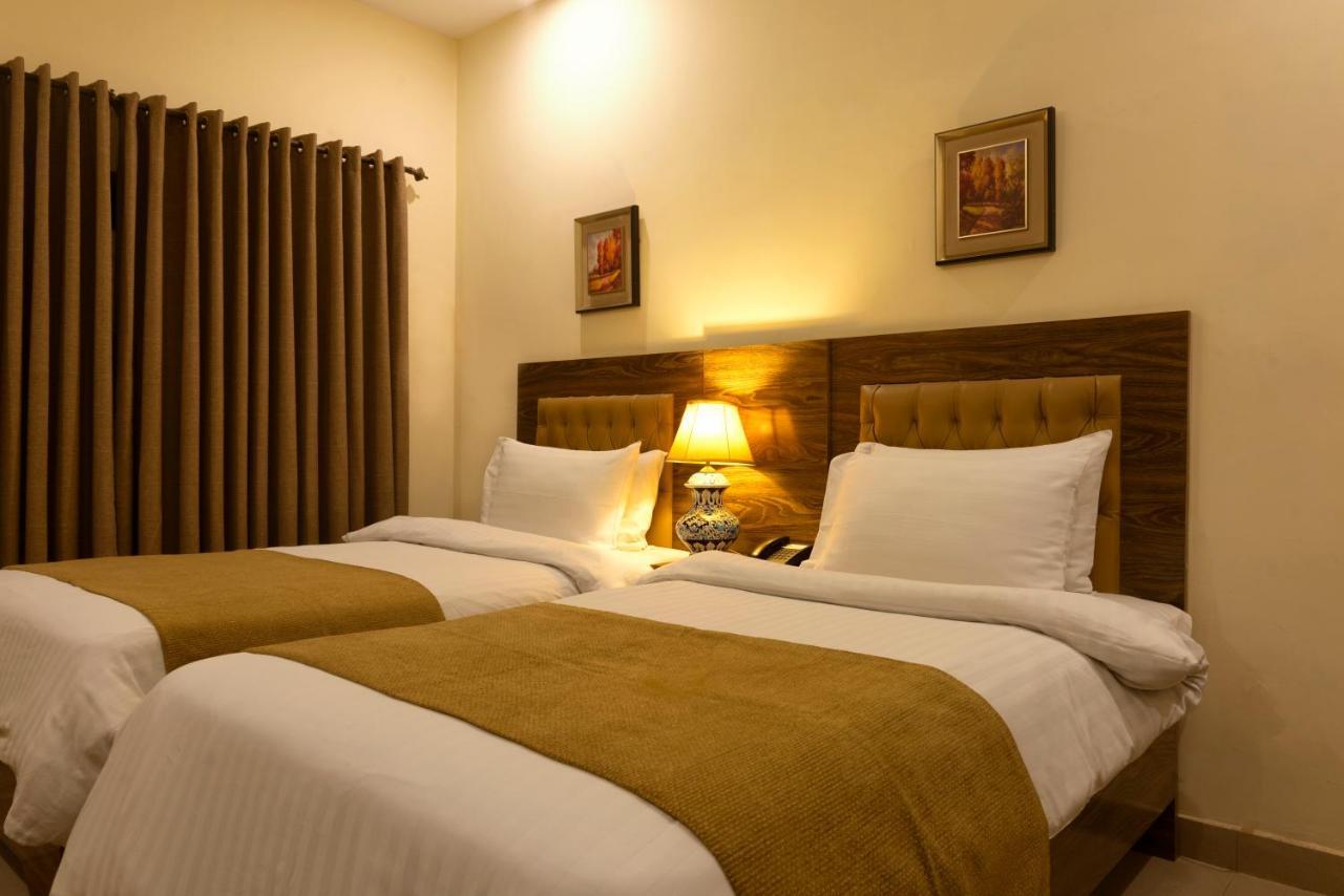 Hotel One Lalazar Multan Eksteriør bilde