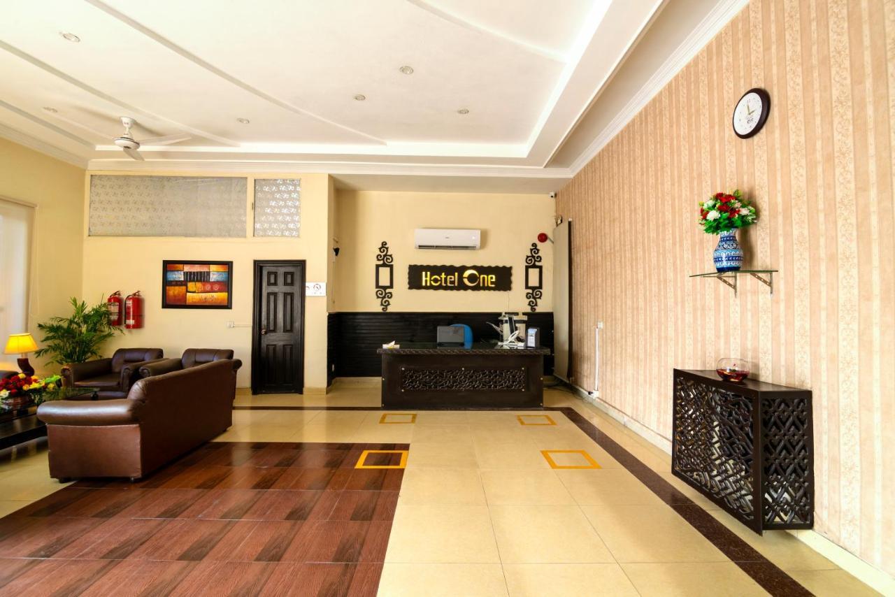 Hotel One Lalazar Multan Eksteriør bilde