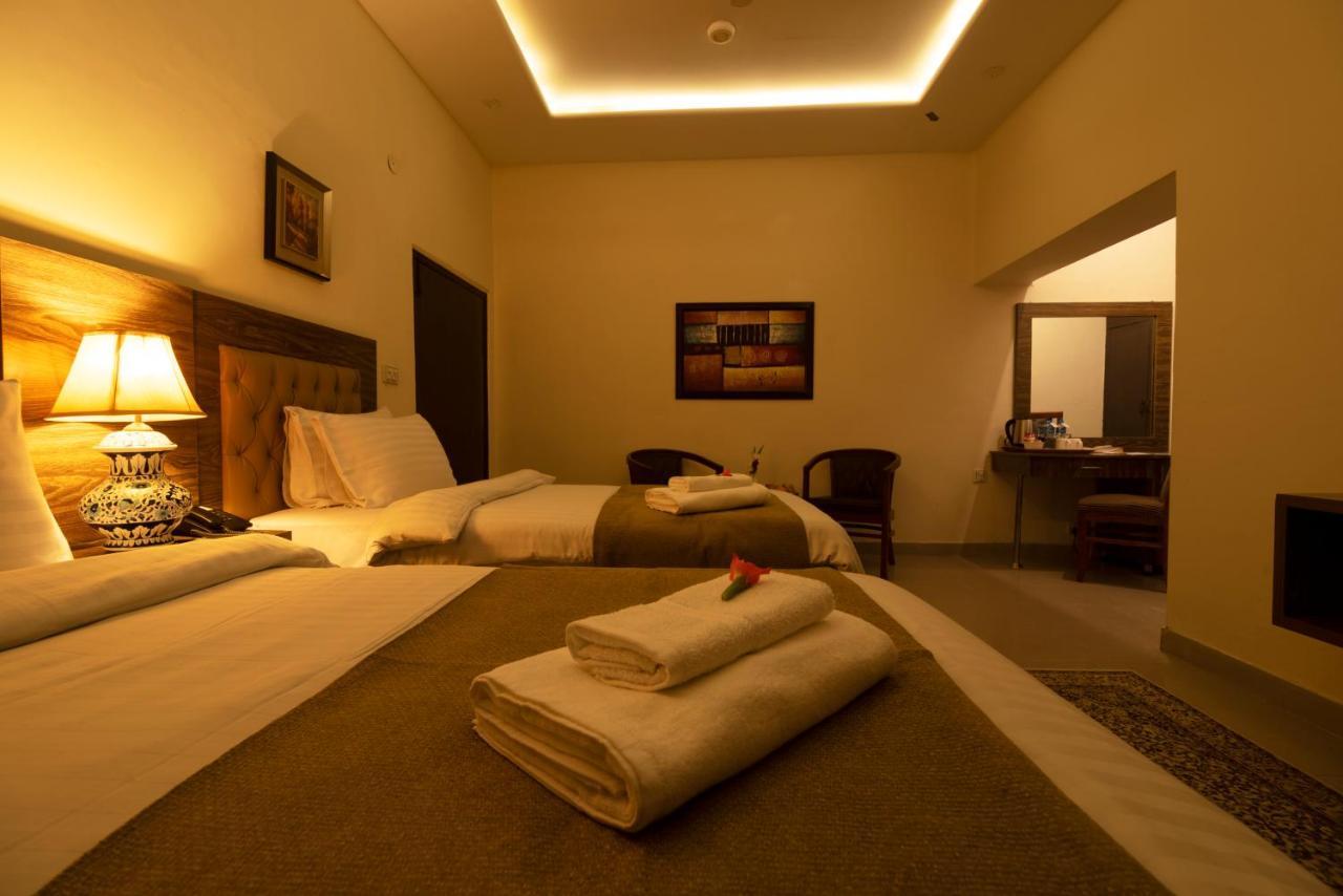Hotel One Lalazar Multan Eksteriør bilde